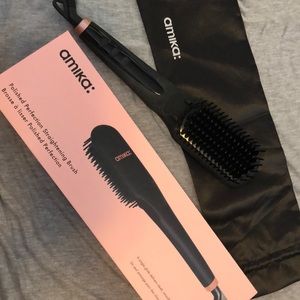 Amika polished perfection straightening brush